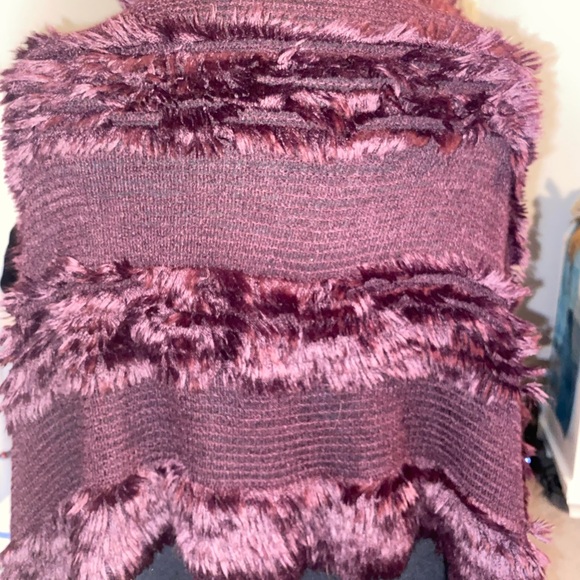 Baby, it’s cold outside 2 pc☃️wrap ➕infinity Scarf neck or hat deep wine ❄️❄️ - Picture 8 of 13